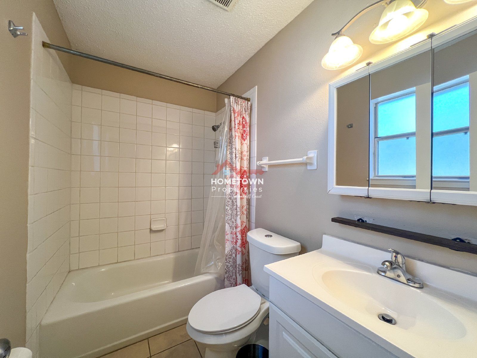 Charming 3-Bedroom Retreat with 2 Baths - Discover Your Cozy Home at 5430 Jenny Circle! property image