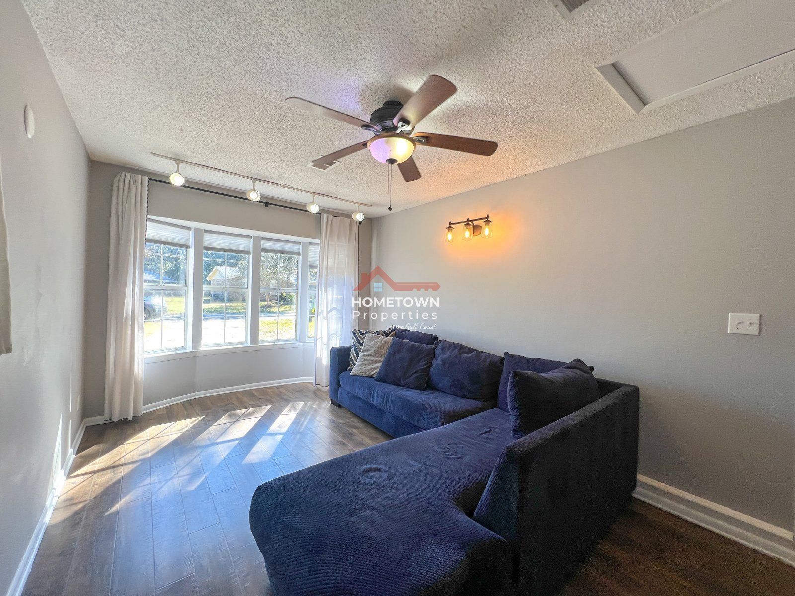 Charming 3-Bedroom Retreat with 2 Baths - Discover Your Cozy Home at 5430 Jenny Circle! property image
