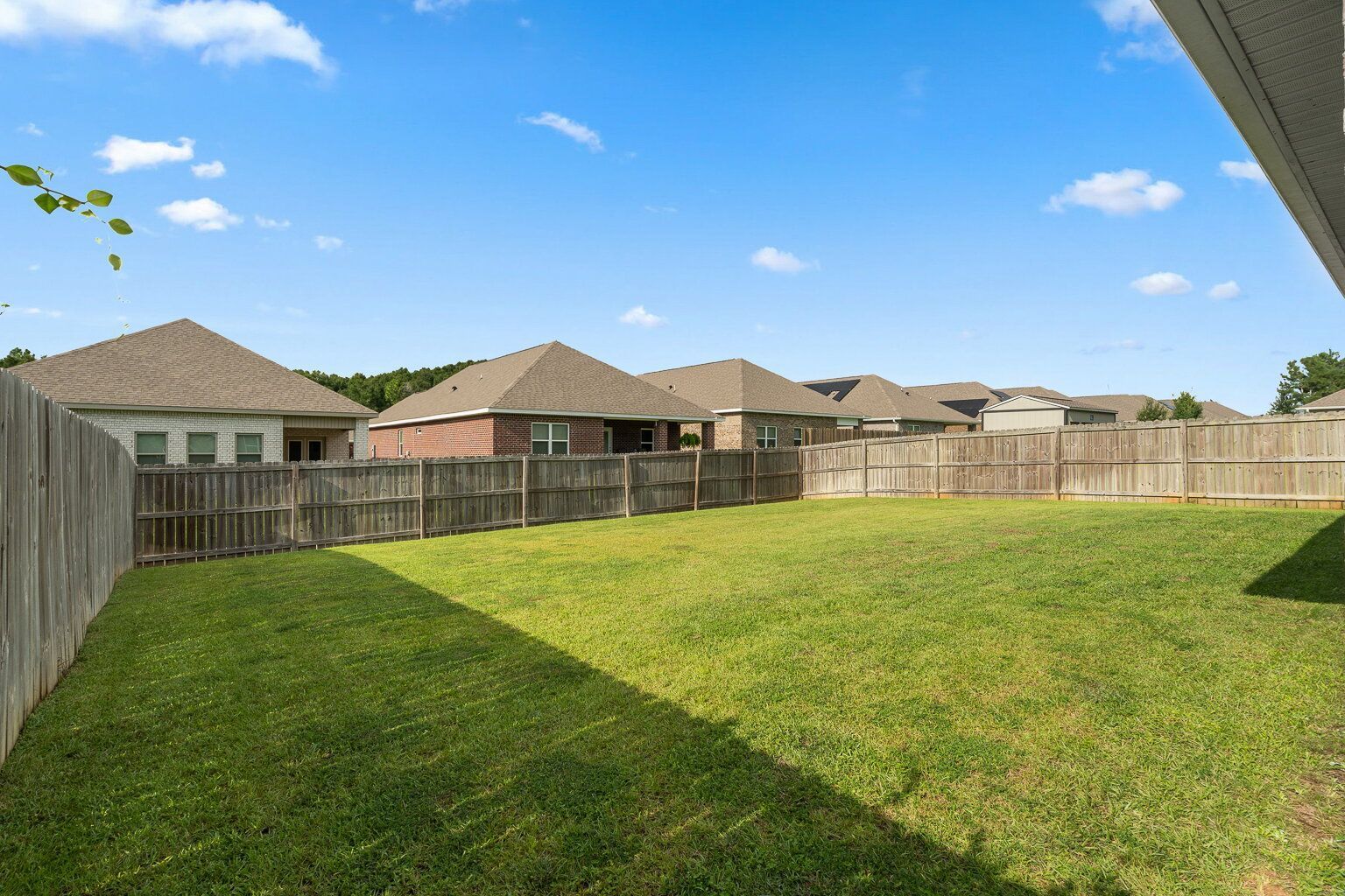 Charming 3-Bedroom Retreat with 2 Full Baths in Pensacola – Spacious 1794 Sq Ft Home at 7695 Burnside Loop! property image