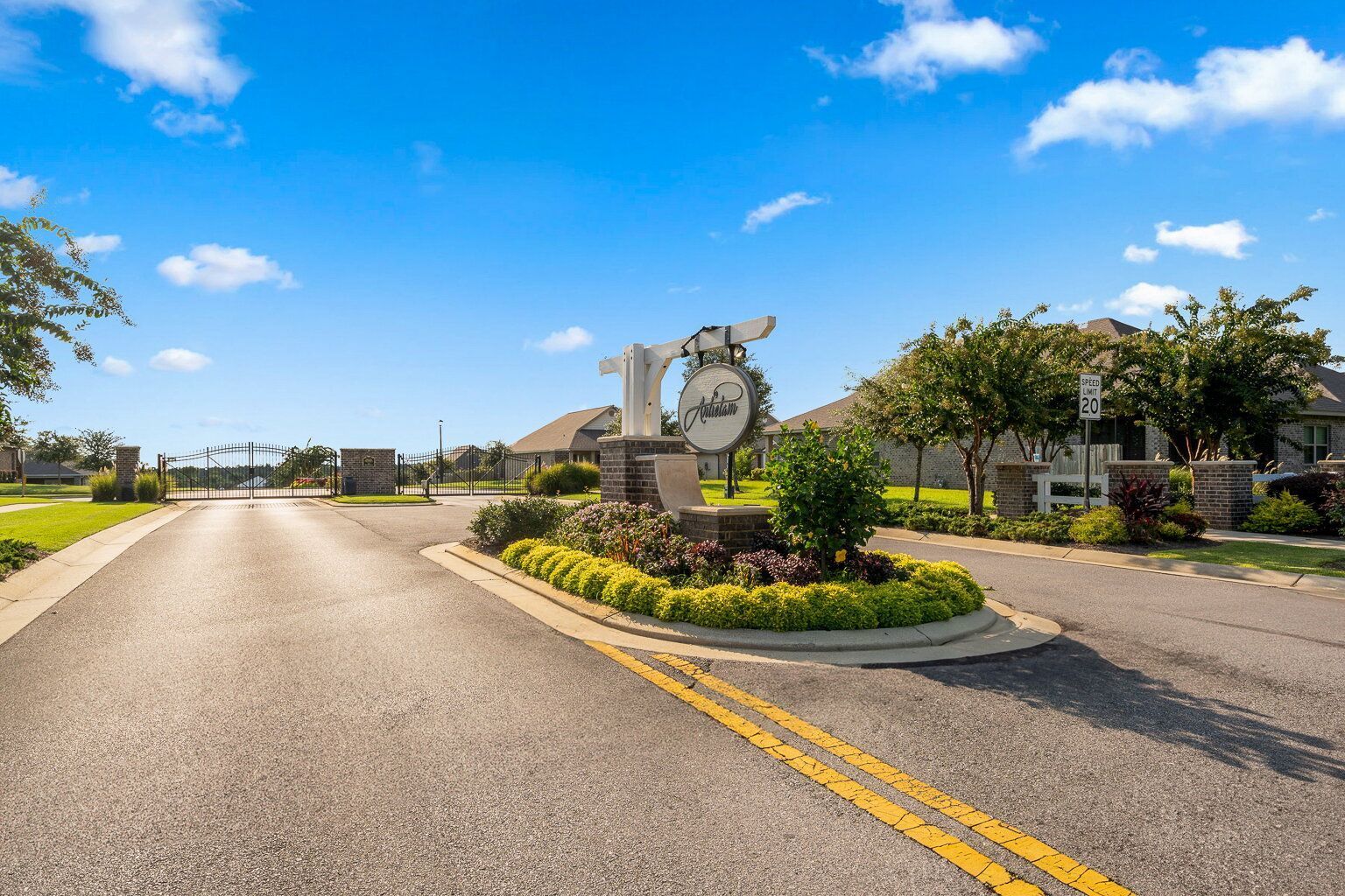 Charming 3-Bedroom Retreat with 2 Full Baths in Pensacola – Spacious 1794 Sq Ft Home at 7695 Burnside Loop! property image