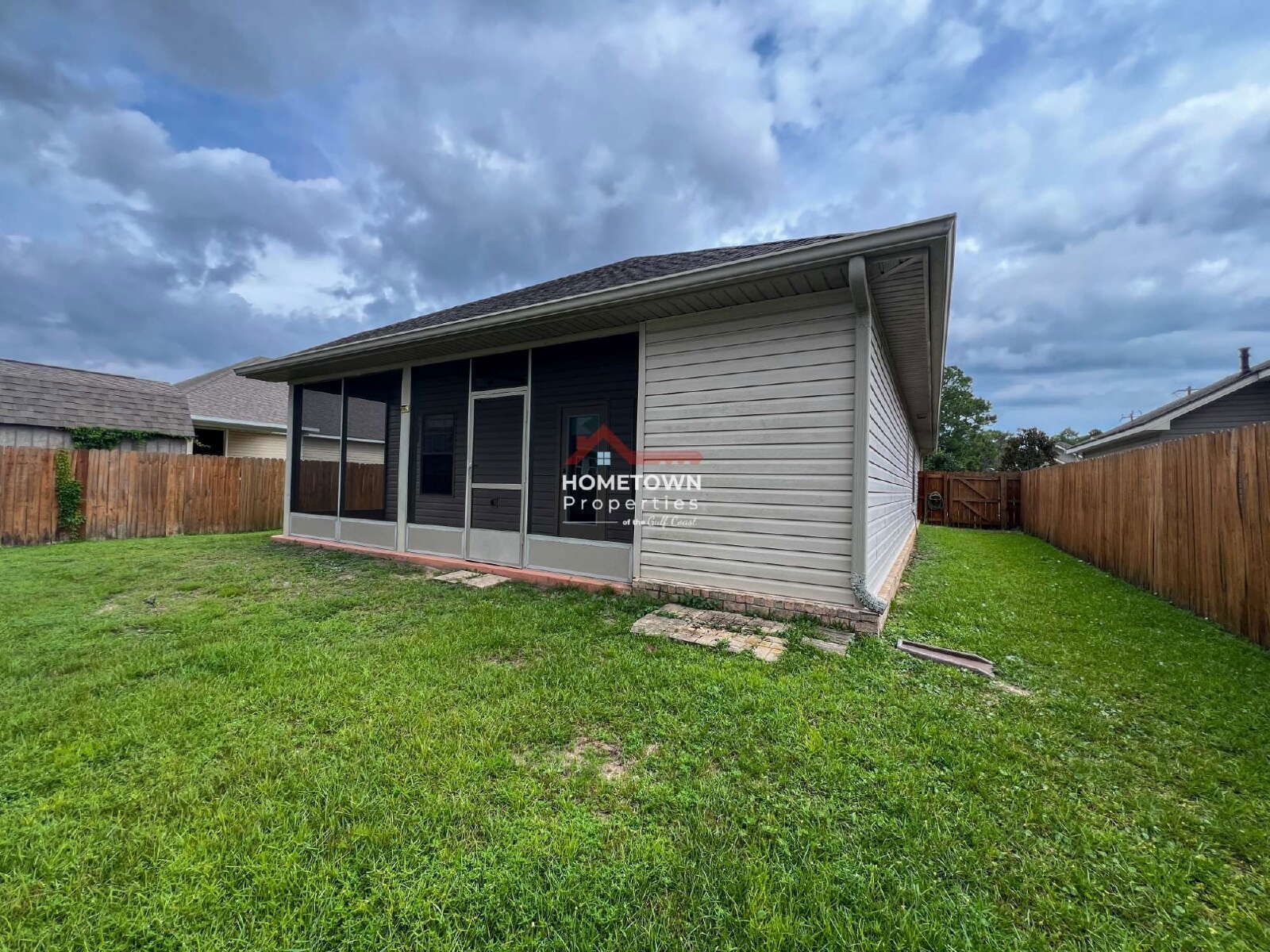 Charming 3-Bed, 2-Bath Retreat in Pensacola – Spacious 1,432 Sq Ft Haven! property image