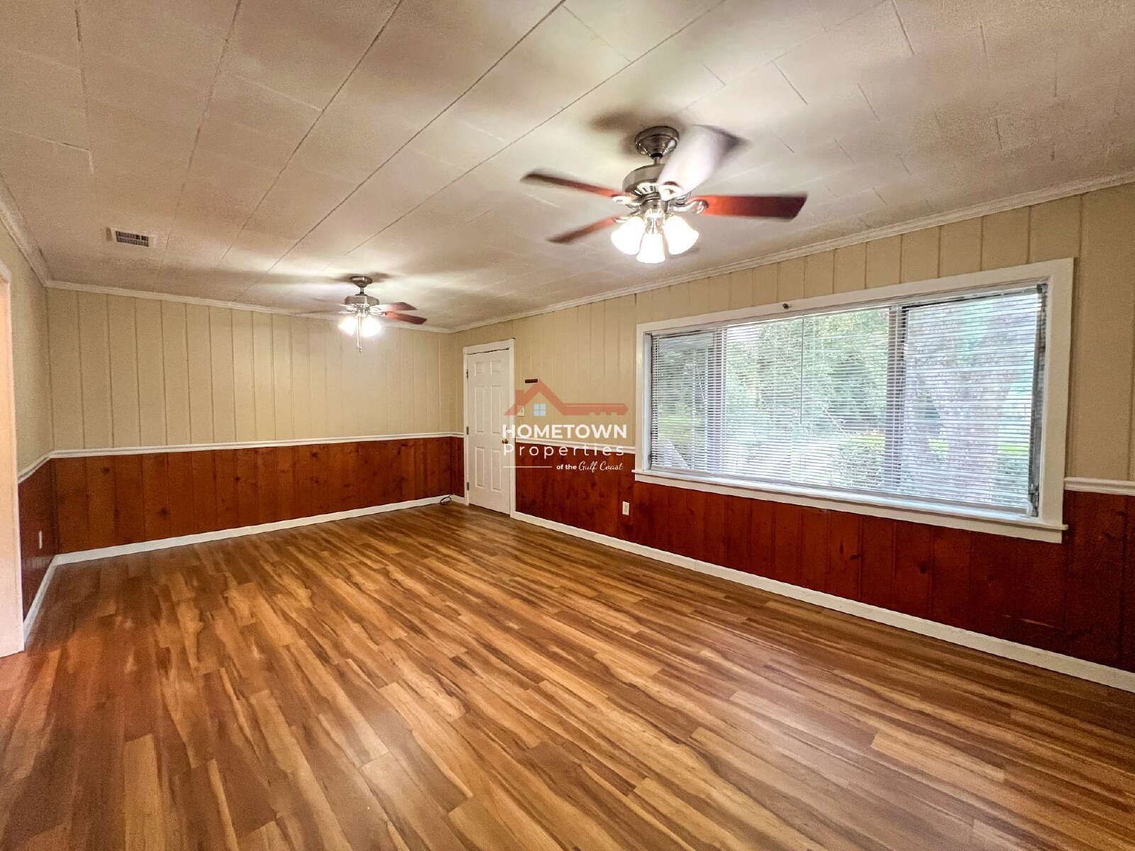 Charming 3-Bedroom Retreat in Pensacola – 1120 Sq Ft of Cozy Comfort! property image