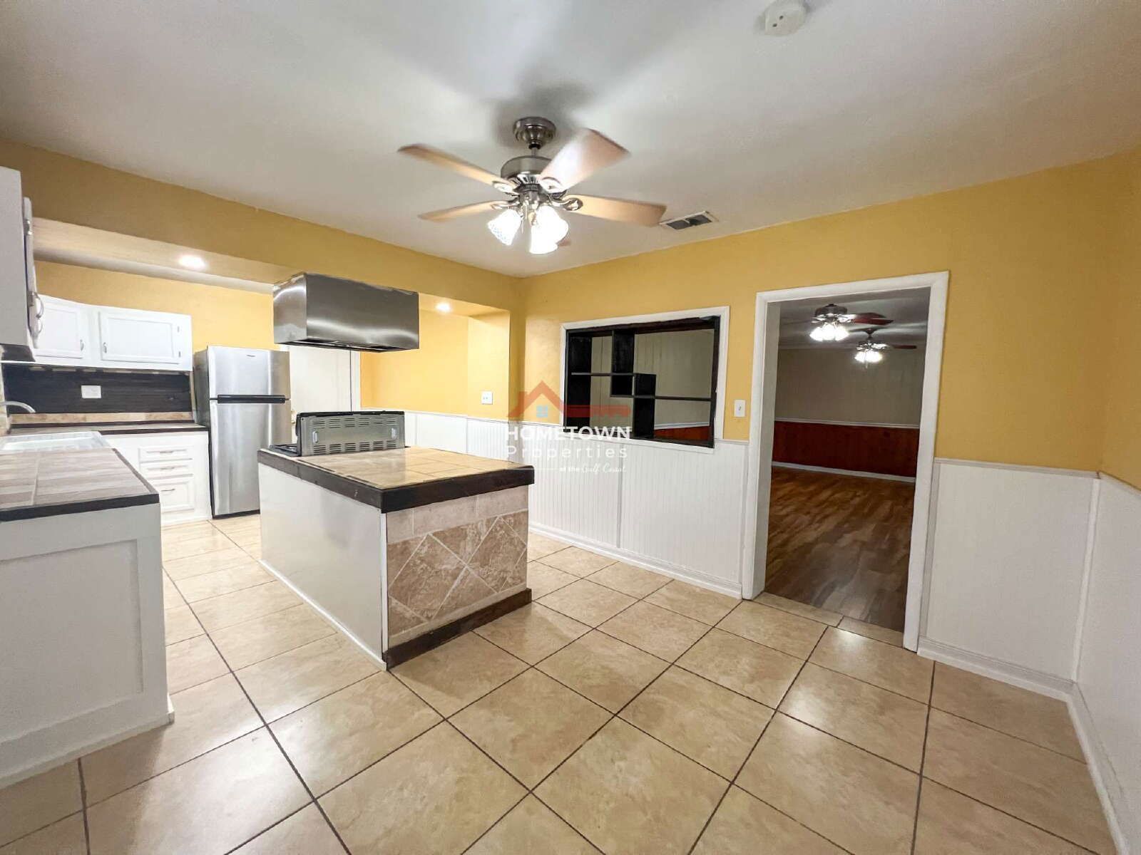 Charming 3-Bedroom Retreat in Pensacola – 1120 Sq Ft of Cozy Comfort! property image