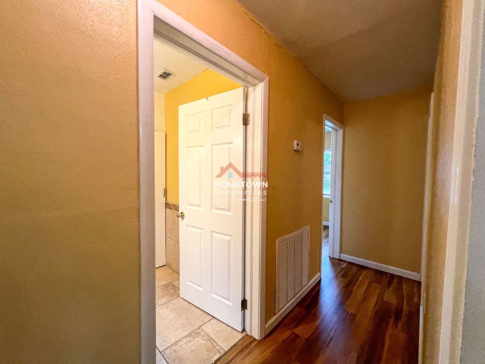 Charming 3-Bedroom Retreat in Pensacola – 1120 Sq Ft of Cozy Comfort! property image