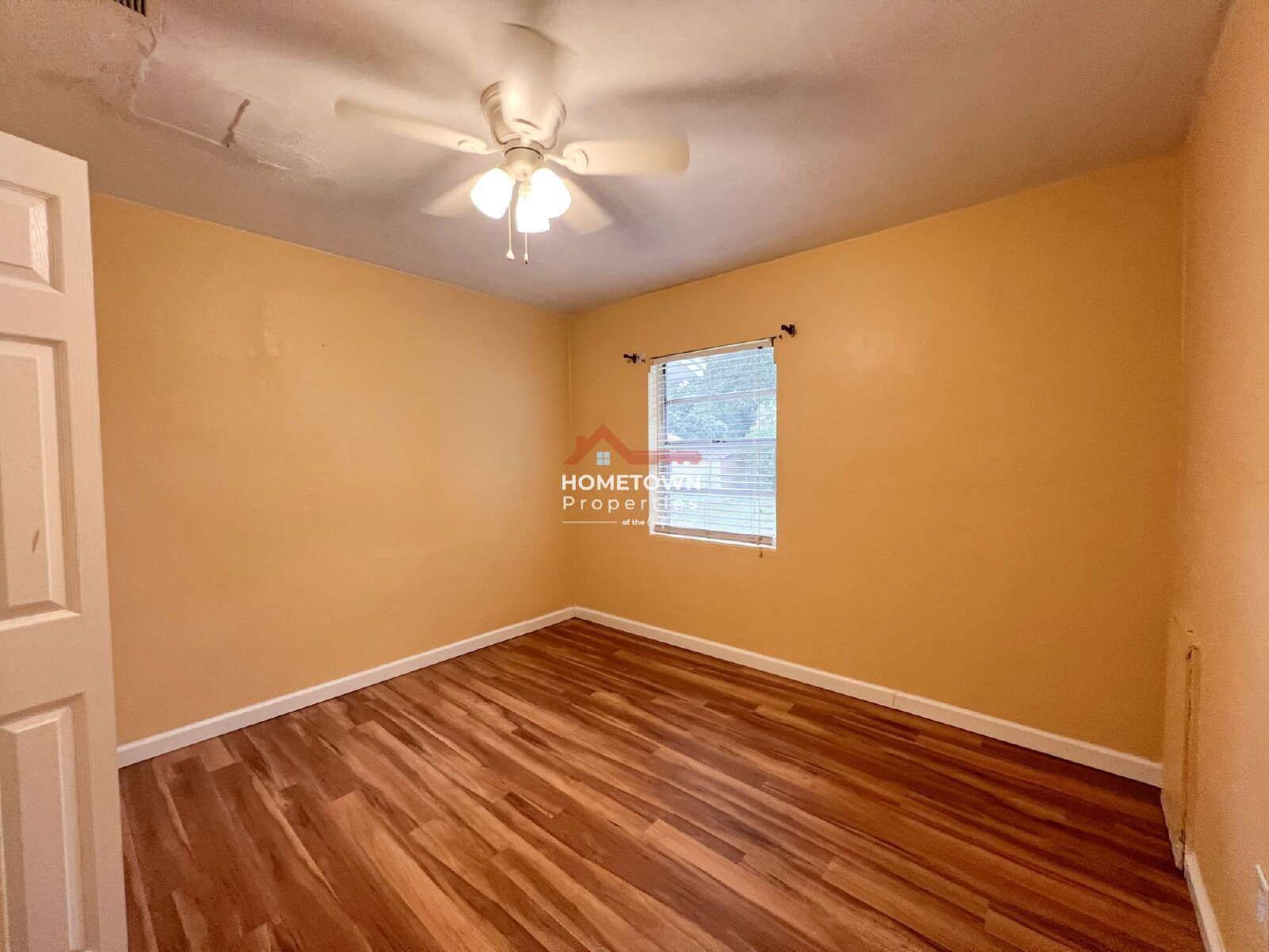 Charming 3-Bedroom Retreat in Pensacola – 1120 Sq Ft of Cozy Comfort! property image