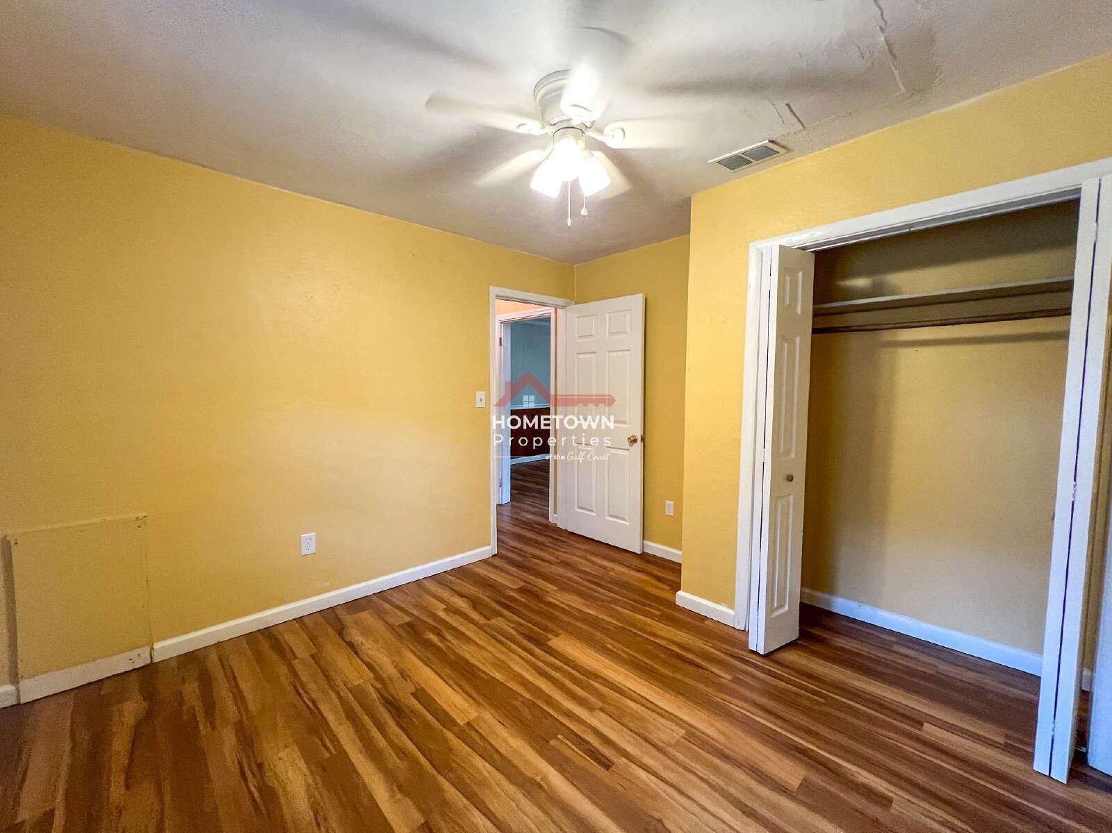 Charming 3-Bedroom Retreat in Pensacola – 1120 Sq Ft of Cozy Comfort! property image