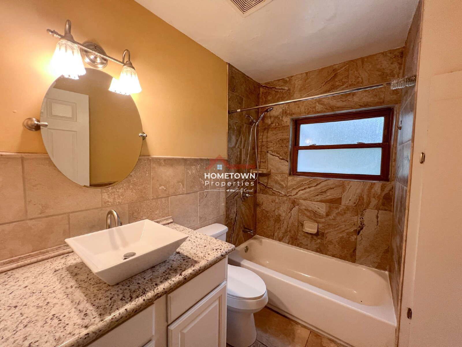 Charming 3-Bedroom Retreat in Pensacola – 1120 Sq Ft of Cozy Comfort! property image