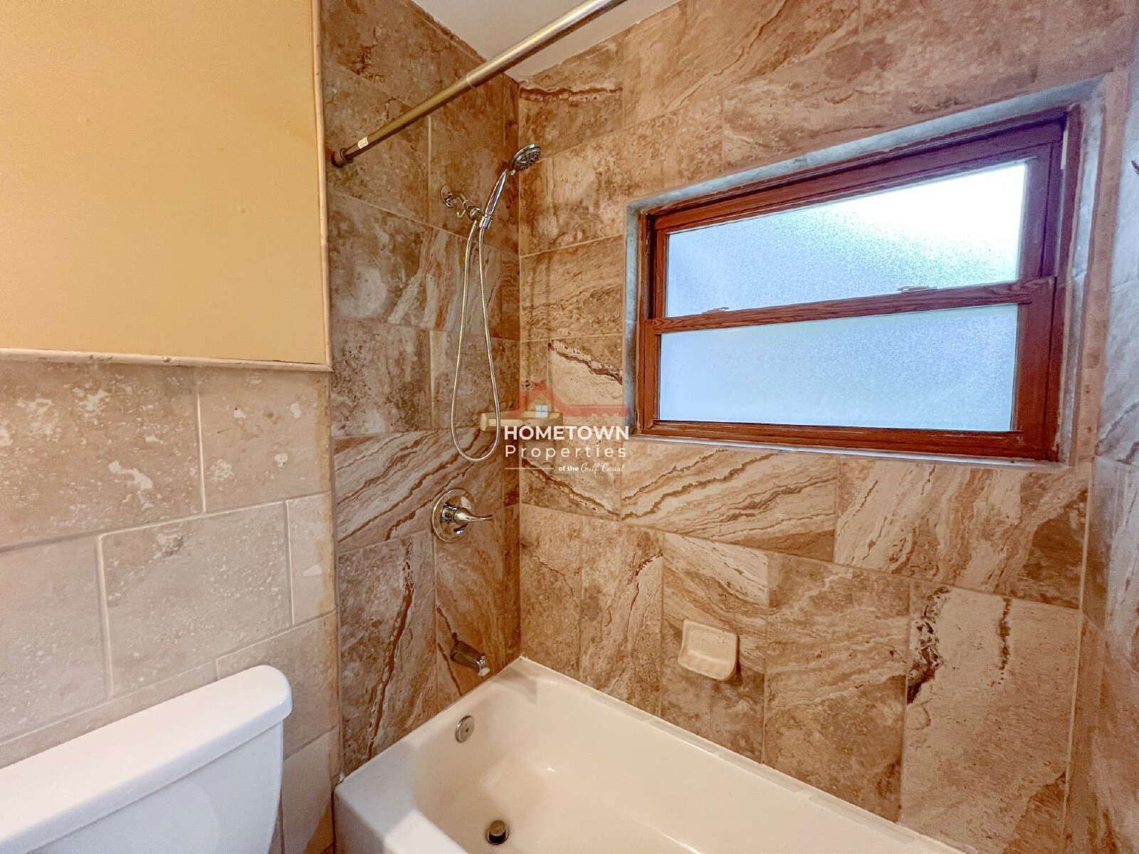 Charming 3-Bedroom Retreat in Pensacola – 1120 Sq Ft of Cozy Comfort! property image