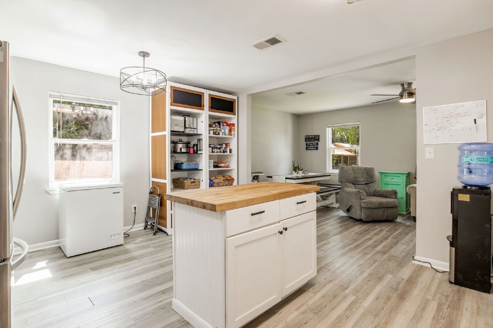 Charming 4-Bed, 2-Bath Home with 1,275 Sq Ft in Pensacola! property image