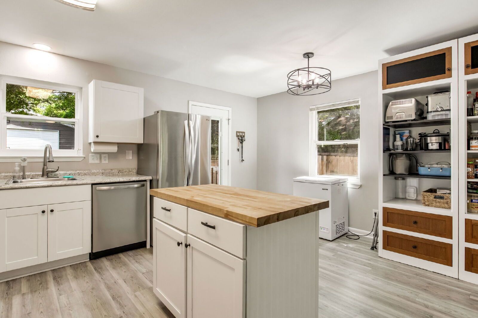 Charming 4-Bed, 2-Bath Home with 1,275 Sq Ft in Pensacola! property image