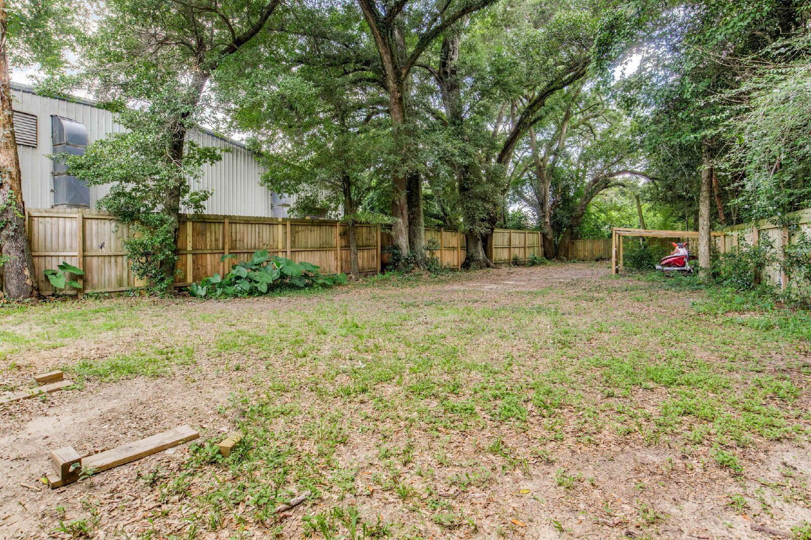 Charming 4-Bed, 2-Bath Home with 1,275 Sq Ft in Pensacola! property image