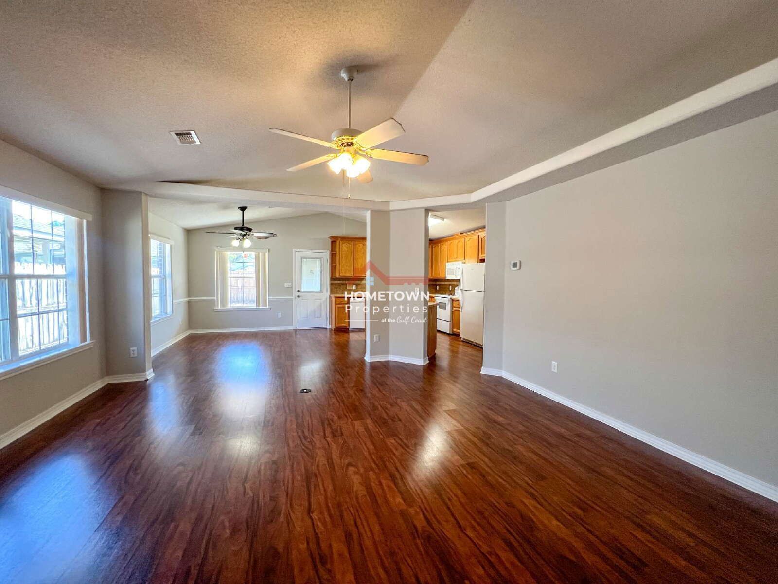 Charming 3-Bed Oasis in Pensacola – 2 Baths & 1654 Sq Ft of Comfort! property image