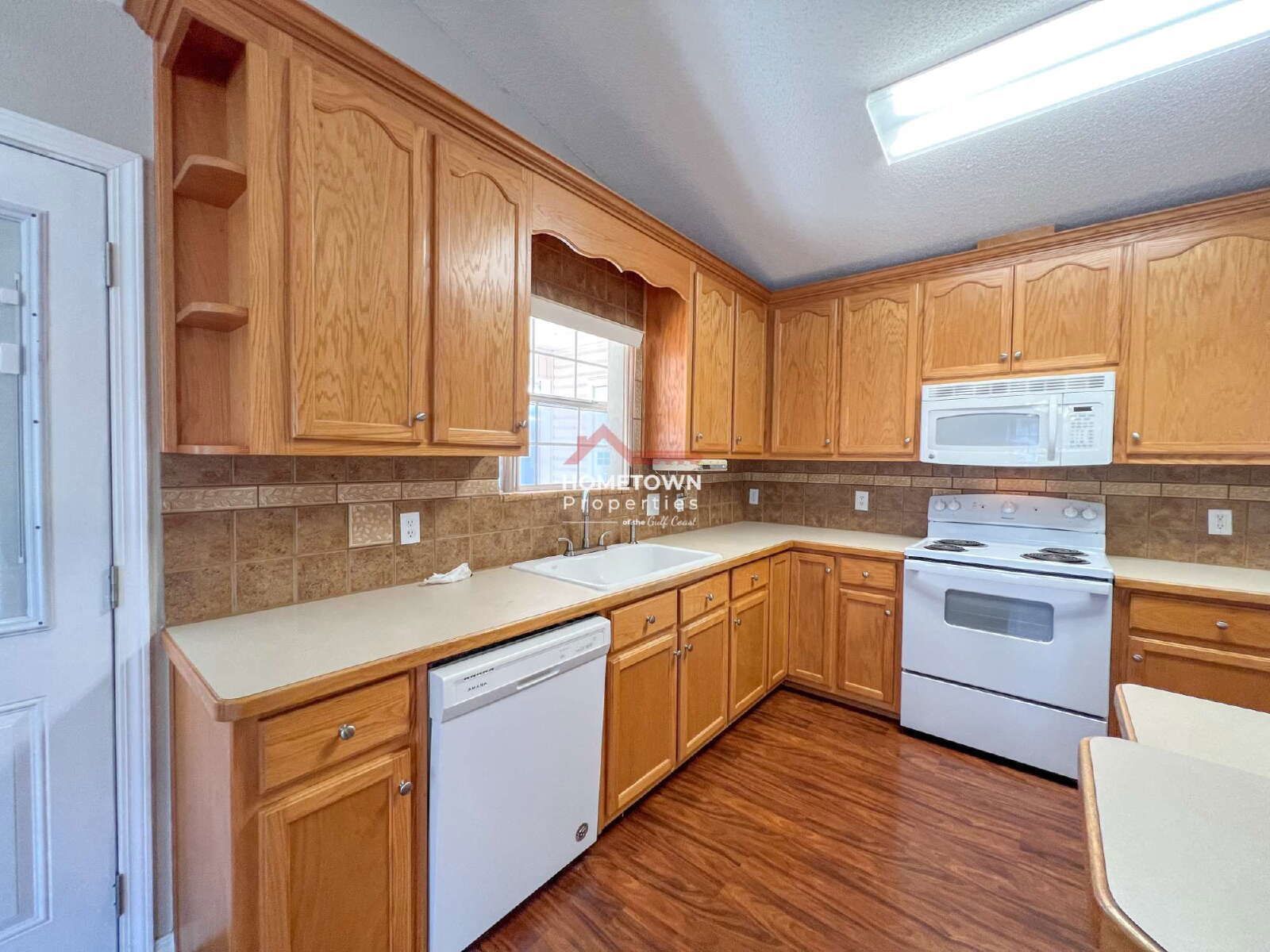 Charming 3-Bed Oasis in Pensacola – 2 Baths & 1654 Sq Ft of Comfort! property image