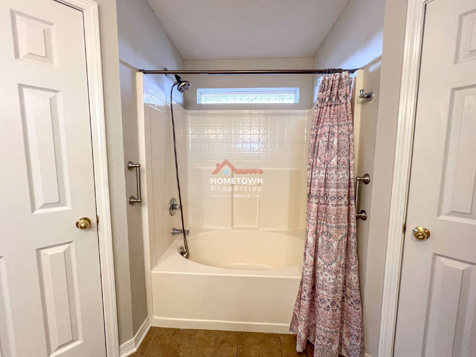 Charming 3-Bed Oasis in Pensacola – 2 Baths & 1654 Sq Ft of Comfort! property image