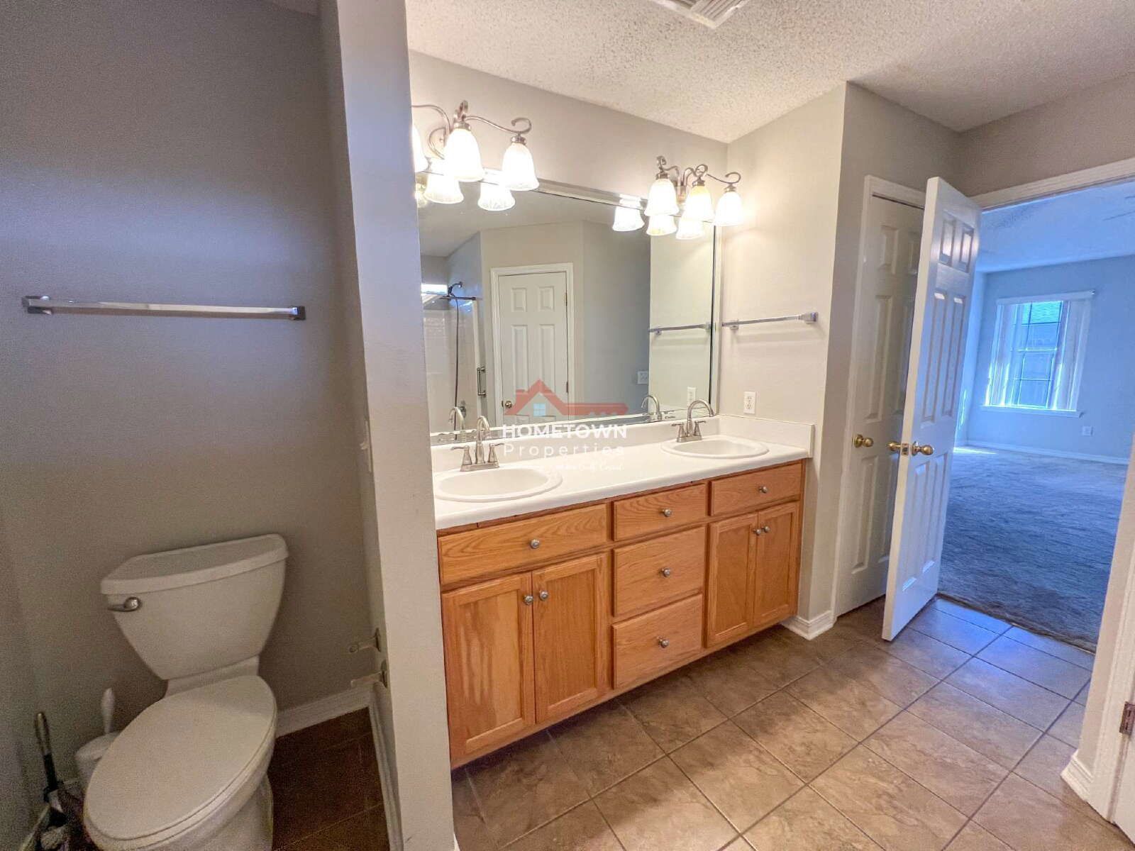 Charming 3-Bed Oasis in Pensacola – 2 Baths & 1654 Sq Ft of Comfort! property image