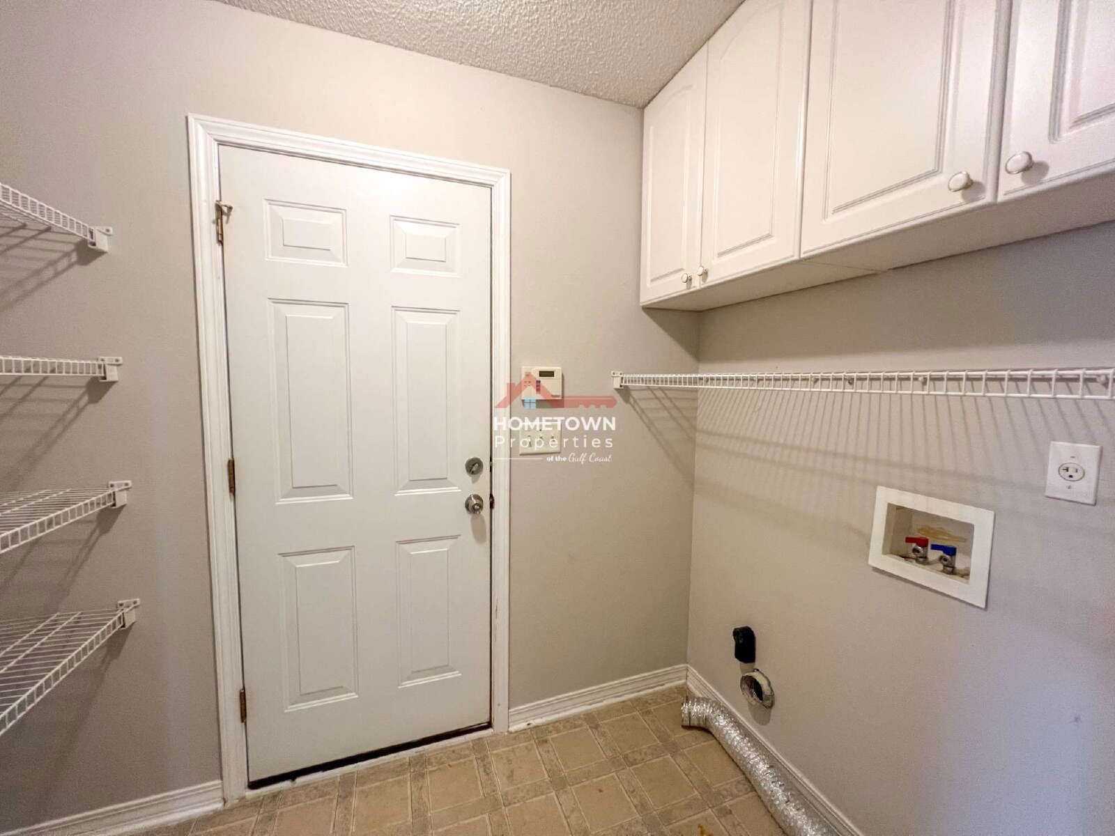 Charming 3-Bed Oasis in Pensacola – 2 Baths & 1654 Sq Ft of Comfort! property image
