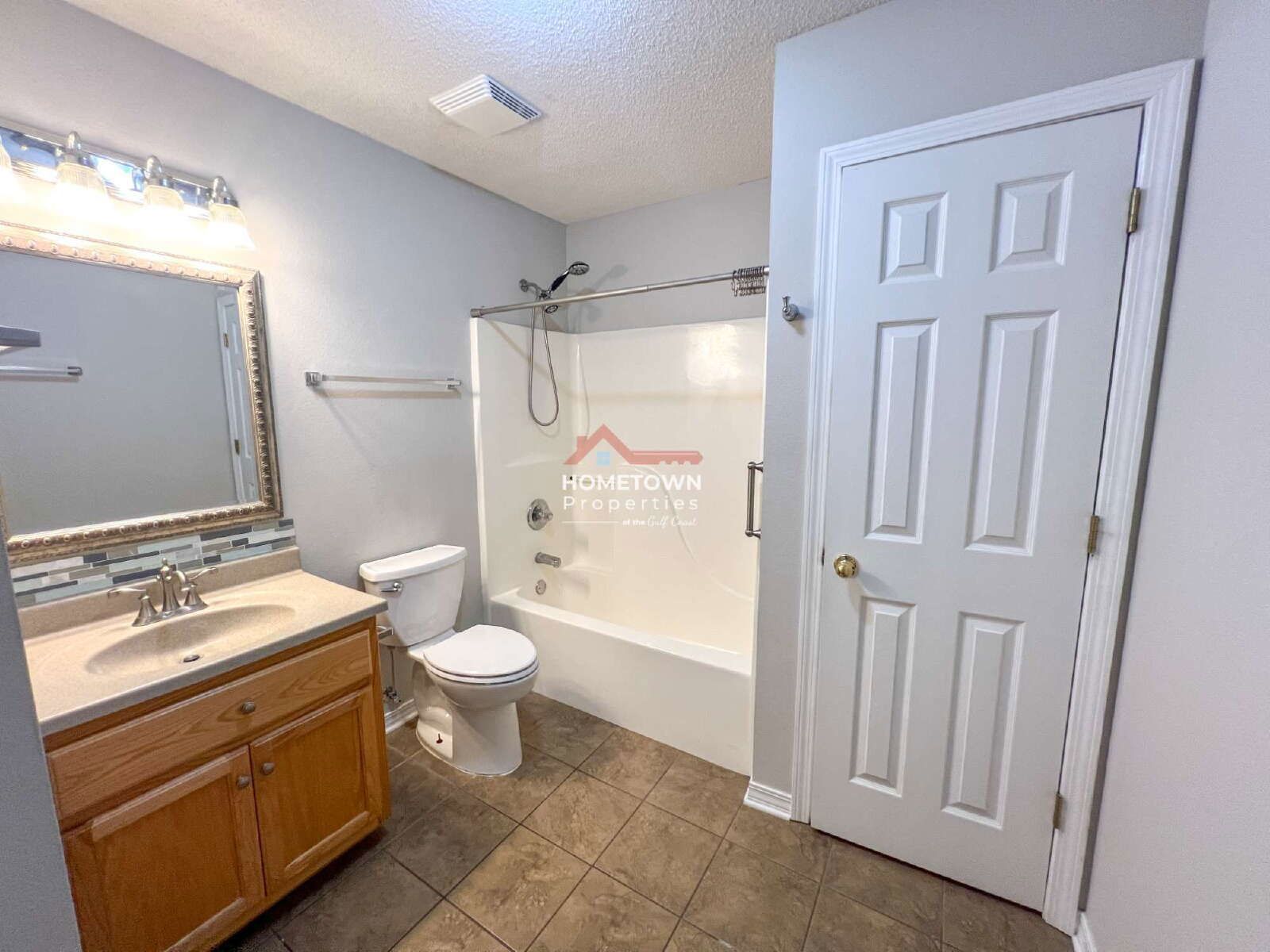 Charming 3-Bed Oasis in Pensacola – 2 Baths & 1654 Sq Ft of Comfort! property image