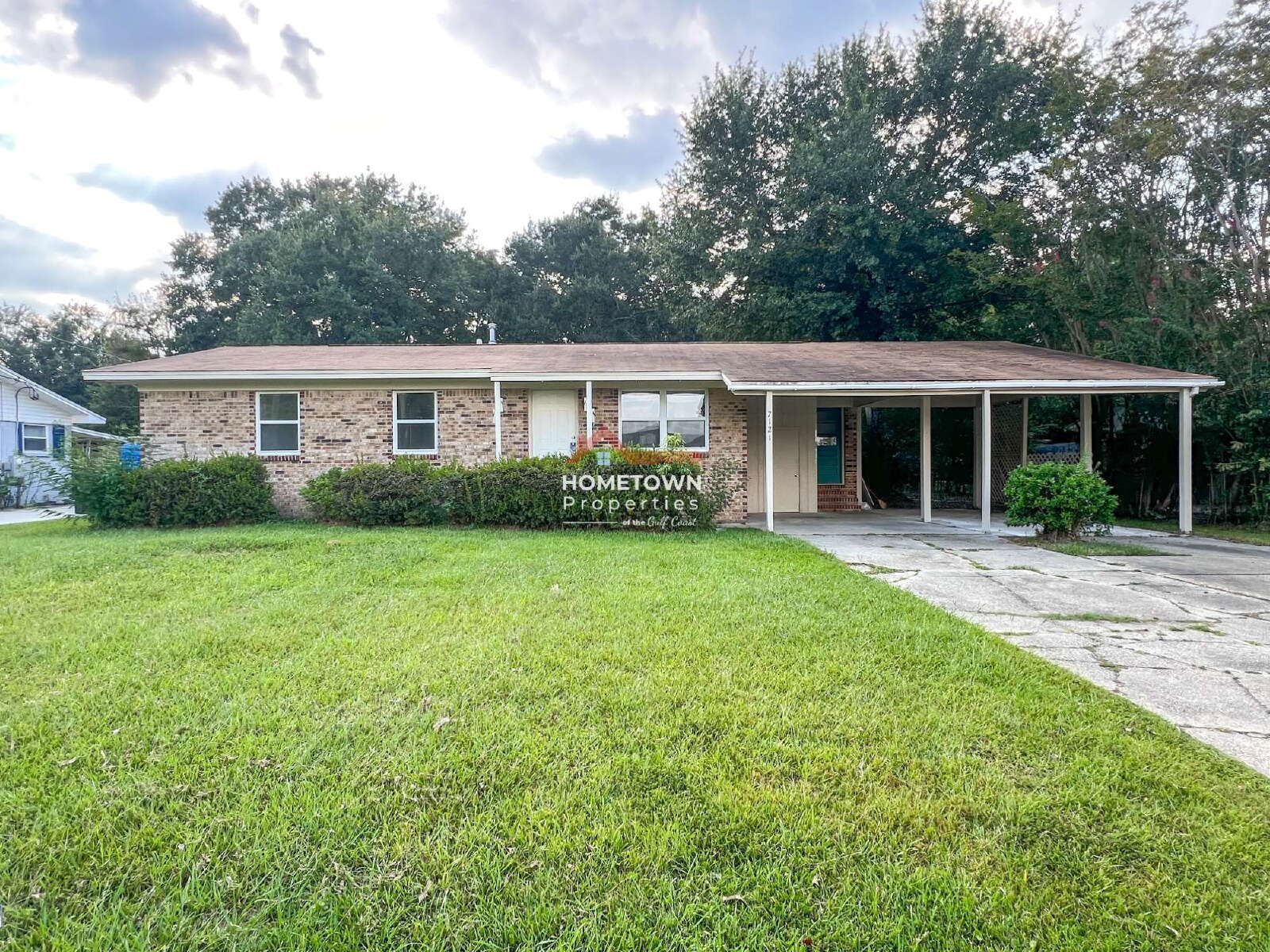 Charming 3-Bed, 2-Bath Home with Hardwood Floors property image