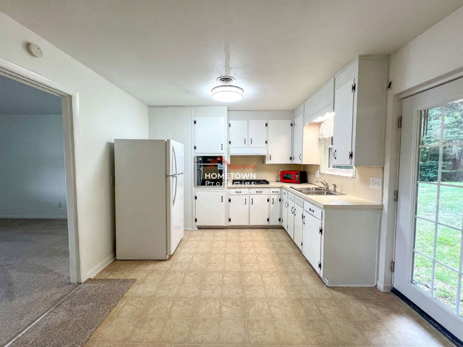 Charming 3-Bed, 2-Bath Home with Hardwood Floors property image
