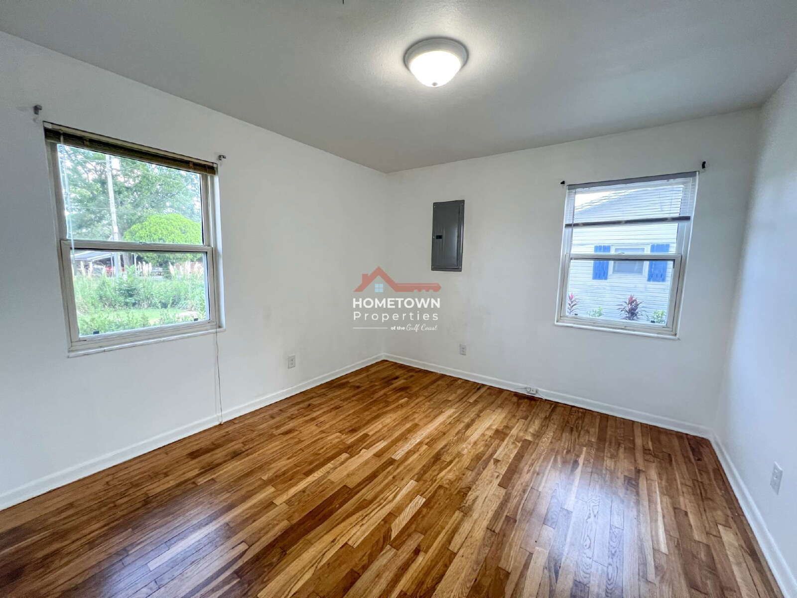 Charming 3-Bed, 2-Bath Home with Hardwood Floors property image
