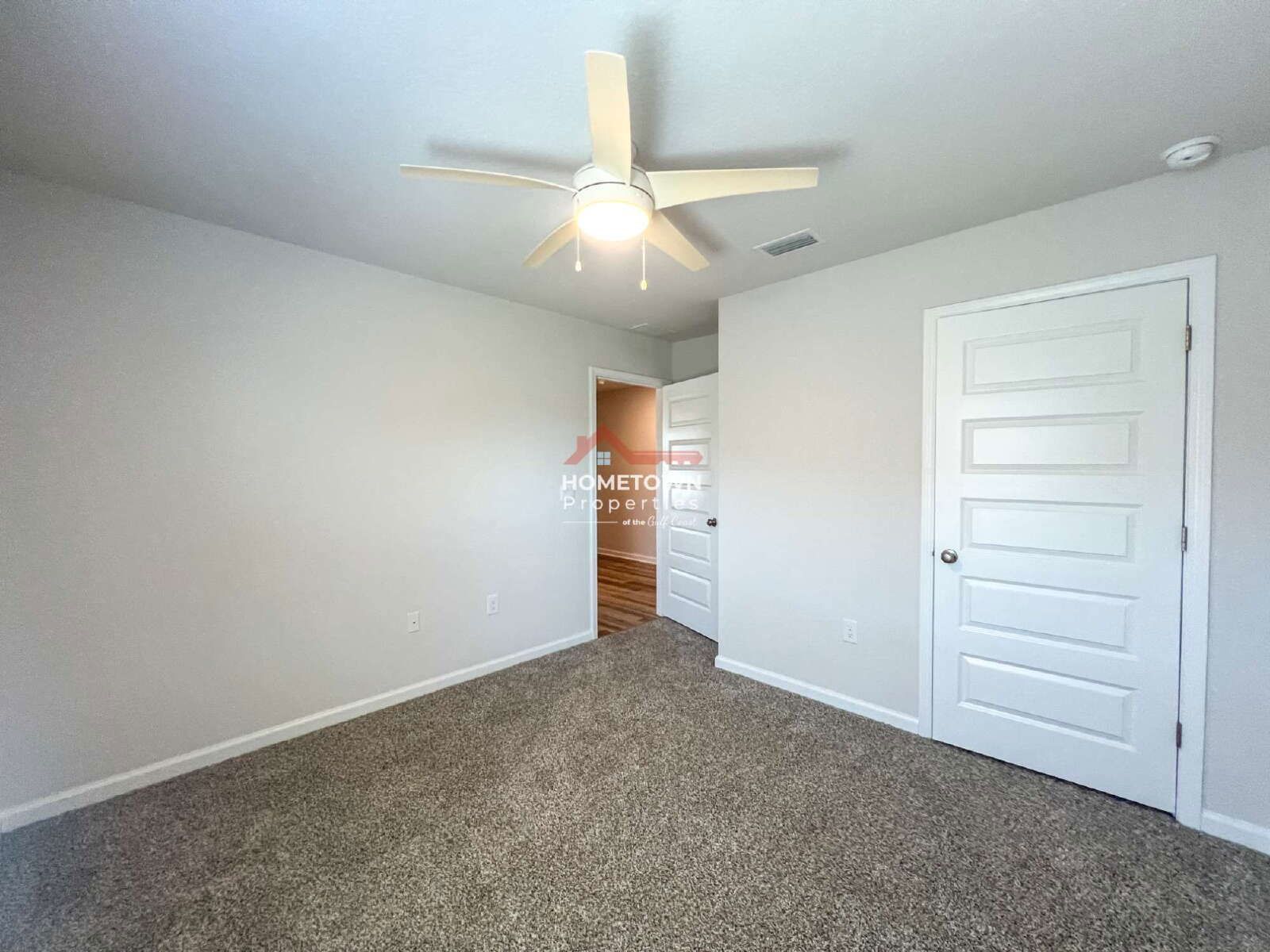Charming 4-Bed Sanctuary in Pensacola with Spacious 1787 Sq Ft Layout! property image