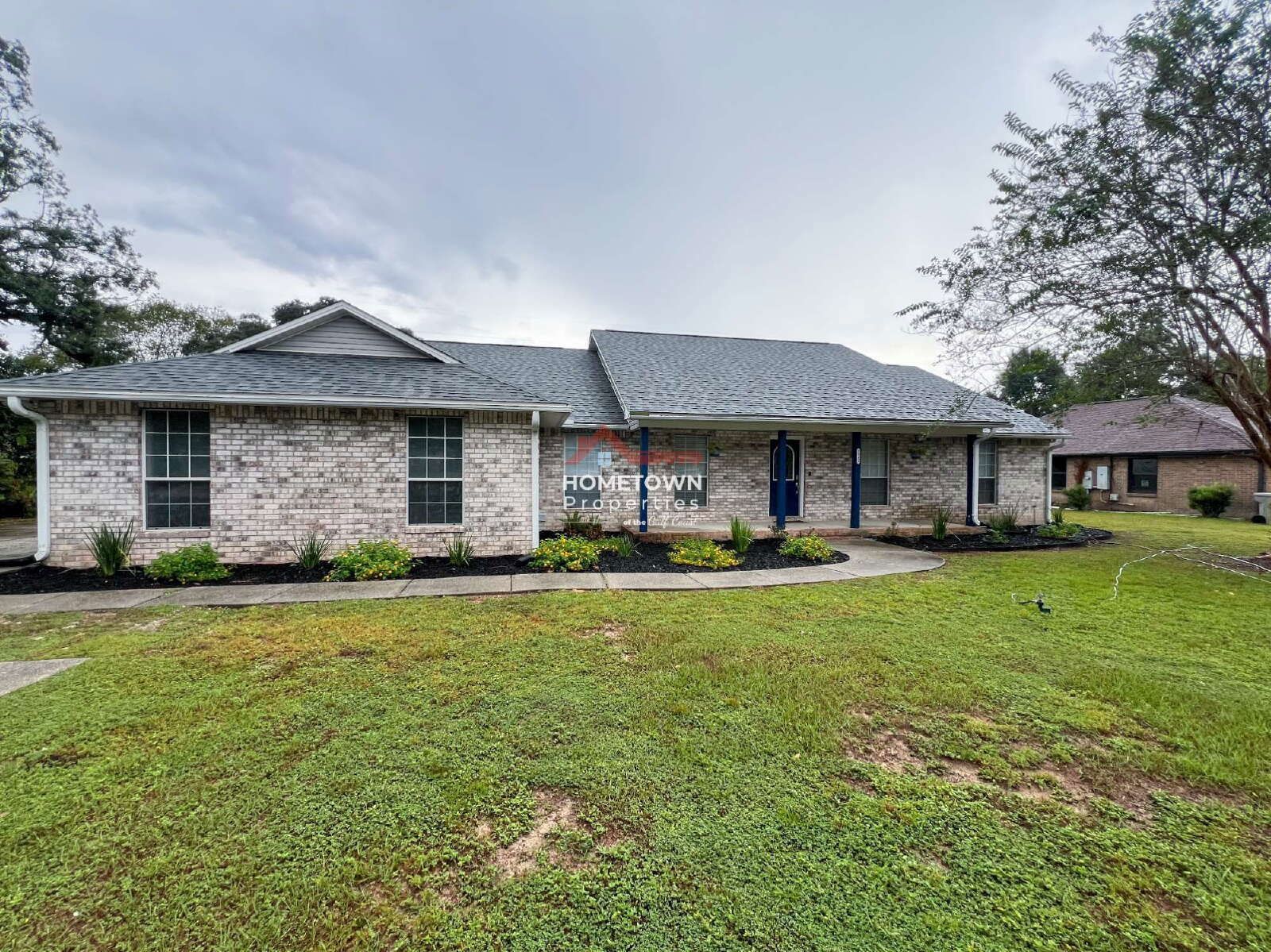 Spacious 3-Bed, 2-Bath Home on Wymart Road with Office and Sunroom property image