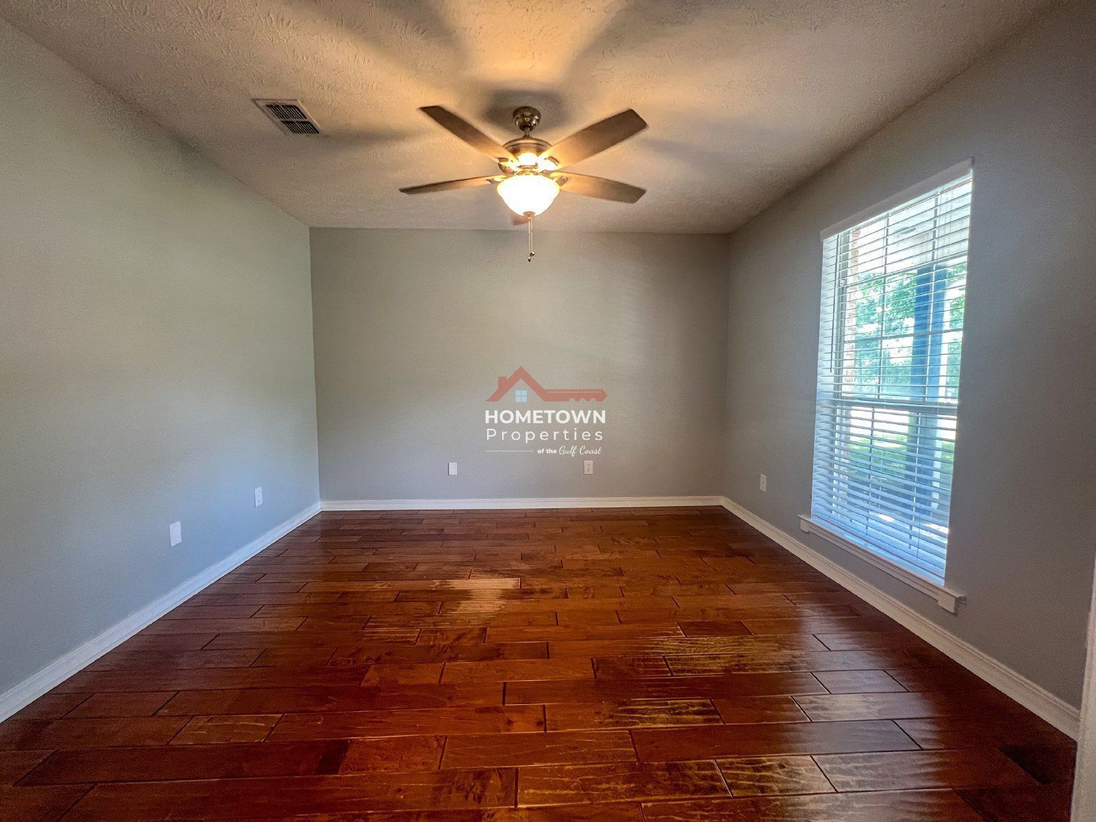 Spacious 3-Bed, 2-Bath Home on Wymart Road with Office and Sunroom property image