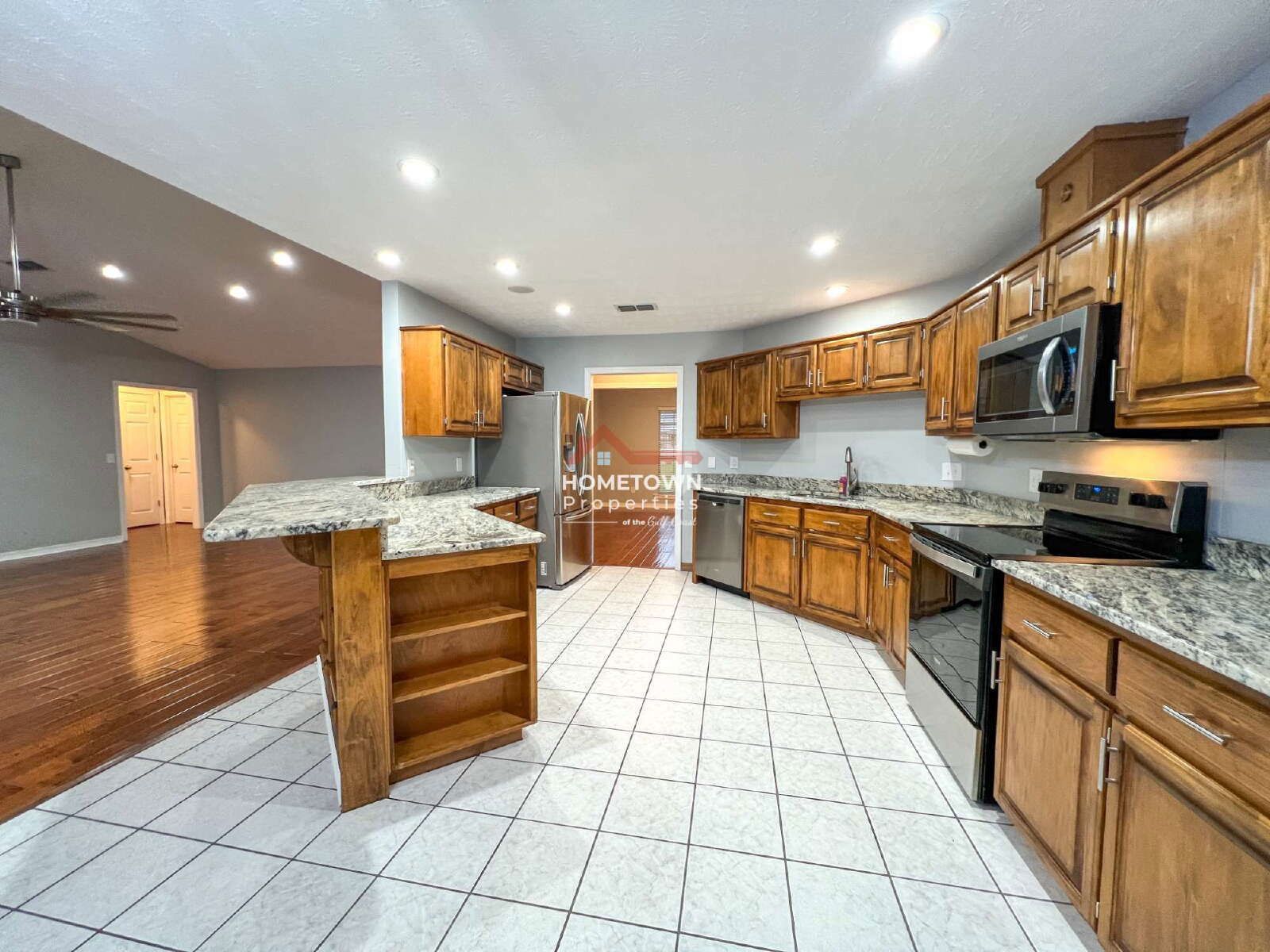 Spacious 3-Bed, 2-Bath Home on Wymart Road with Office and Sunroom property image